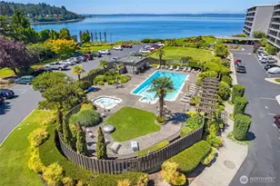 6533 Seaview Ave NW, Seattle, WA 98117 - Photo 3
