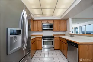 3016 N Narrows Dr, Tacoma, WA 98407 - Photo 11