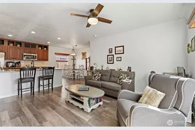 102 N Diamond Street, Centralia, WA 98531 - Photo 5