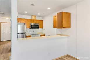 15815 Admiralty Way, Lynnwood, WA 98087 - Photo 9