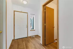 15815 Admiralty Way, Lynnwood, WA 98087 - Photo 3