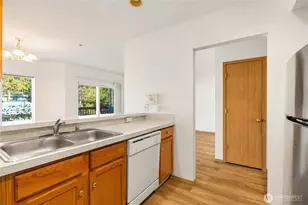 15815 Admiralty Way, Lynnwood, WA 98087 - Photo 11