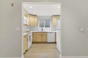 1400 Taylor Ave N, Seattle, WA 98109 - Photo 5