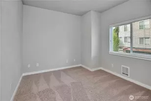 19225 Damson Rd, Lynnwood, WA 98036 - Photo 15