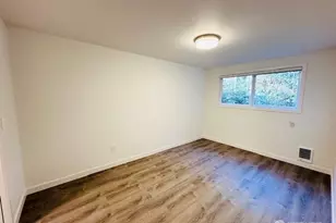11211 NE 68th St, Kirkland, WA 98033 - Photo 17