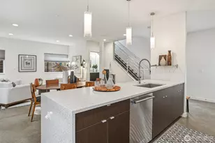 830B 16th Ave, Seattle, WA 98122 - Photo 7