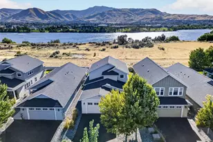 2452 NW Columbia Ave, East Wenatchee, WA 98802 - Photo 3