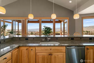 101 Mountain Brook Lane E, Wenatchee, WA 98801 - Photo 13