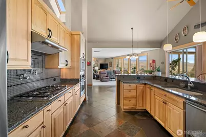 101 Mountain Brook Lane E, Wenatchee, WA 98801 - Photo 15