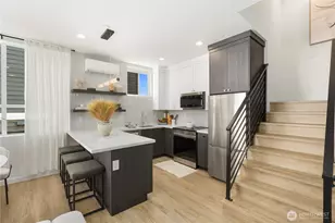 2328 A Franklin Ave E, Seattle, WA 98102 - Photo 13