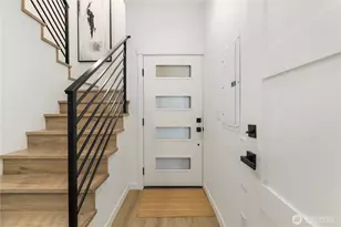 2328 B Franklin Ave E, Seattle, WA 98102 - Photo 9