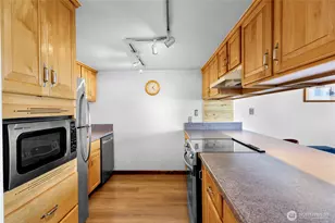 415 N State St, Bellingham, WA 98225 - Photo 19