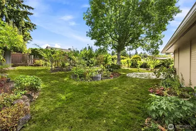 18134 Brittany Drive SW, Normandy Park, WA 98166 - Photo 29