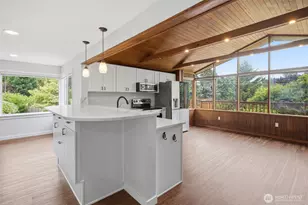 11331 E Riverside Dr, Bothell, WA 98011 - Photo 7