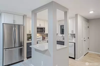 10053 NE 138th Place #F5, Kirkland, WA 98034 - Photo 5