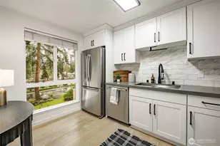 1607 102nd Pl NE, Bellevue, WA 98004 - Photo 5