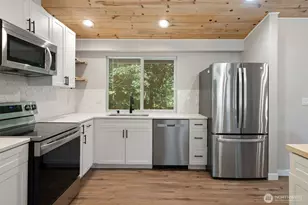7540 Grahns Ln NE, Bremerton, WA 98311 - Photo 17