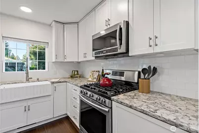 8105 44th Street W, University Place, WA 98466 - Photo 15