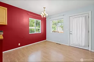 1421 N 32nd St, Renton, WA 98056 - Photo 9