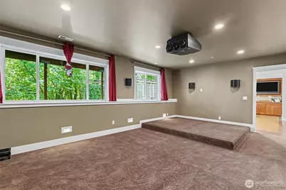 13128 SE Newport Way, Bellevue, WA 98006 - Photo 31