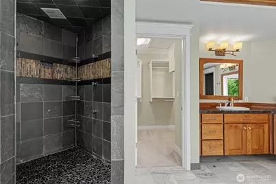 13128 SE Newport Way, Bellevue, WA 98006 - Photo 23