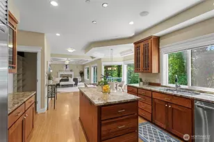 13128 SE Newport Way, Bellevue, WA 98006 - Photo 11