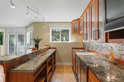 13128 SE Newport Way, Bellevue, WA 98006 - Photo 29