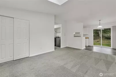 210 E 36th Street #B, Tacoma, WA 98404 - Photo 5