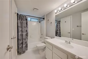 138 SW 116th St, Seattle, WA 98146 - Photo 9