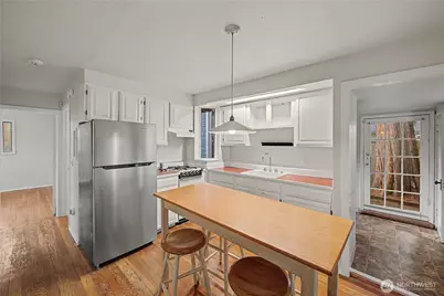10255 41st Avenue SW, Seattle, WA 98146 - Photo 9