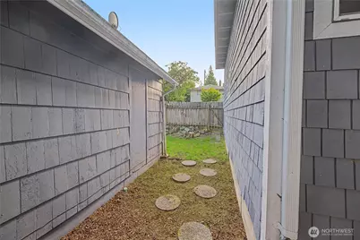 10255 41st Avenue SW, Seattle, WA 98146 - Photo 19