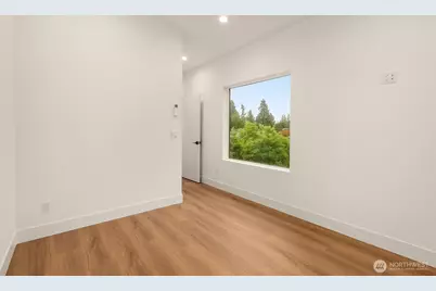 9215 12th Avenue NE #B, Seattle, WA 98115 - Photo 13