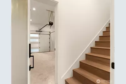 9215 12th Avenue NE #B, Seattle, WA 98115 - Photo 17