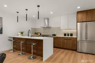9215 12th Ave NE, Seattle, WA 98115 - Photo 11