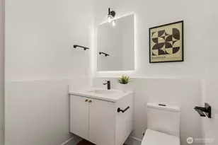 9215 12th Ave NE, Seattle, WA 98115 - Photo 15