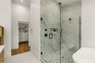 9215 12th Ave NE, Seattle, WA 98115 - Photo 27