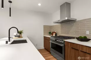 9215 12th Ave NE, Seattle, WA 98115 - Photo 13