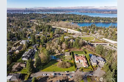 9404 NE 32nd Street, Clyde Hill, WA 98004 - Photo 7