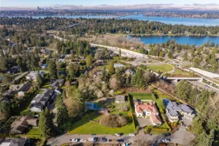 9404 NE 32nd St, Clyde Hill, WA 98004 - Photo 7