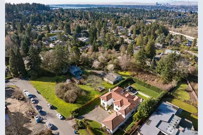 9404 NE 32nd Street, Clyde Hill, WA 98004 - Photo 9
