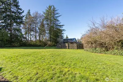 9404 NE 32nd Street, Clyde Hill, WA 98004 - Photo 3