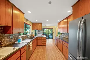 1406 Evergreen Park Ln SW, Olympia, WA 98502 - Photo 17