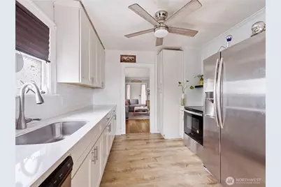 203 N Emerson Avenue, Wenatchee, WA 98801 - Photo 15