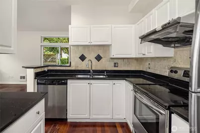 12440 NE 7th Place, Bellevue, WA 98005 - Photo 5