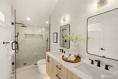 14338 Bagley Avenue N #B, Seattle, WA 98133 - Photo 13