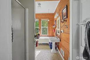 304 Spruce St E, Ilwaco, WA 98624 - Photo 13
