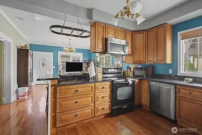 304 Spruce Street E, Ilwaco, WA 98624 - Photo 17