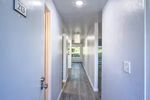 2611 NE 4th St, Renton, WA 98056 - Photo 5