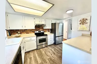 14820 NE 12th Street, Bellevue, WA 98007 - Photo 13