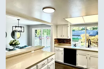 14820 NE 12th Street, Bellevue, WA 98007 - Photo 11